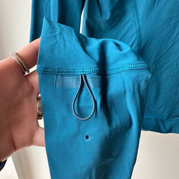 NWOT Lululemon Long Sleeve Blue/Teal Top Size 8 - Picture 6 of 7
